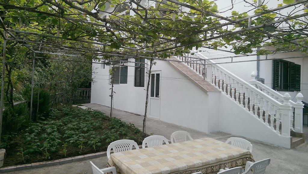 Guesthouse Sinani อุลซิน ภายนอก รูปภาพ