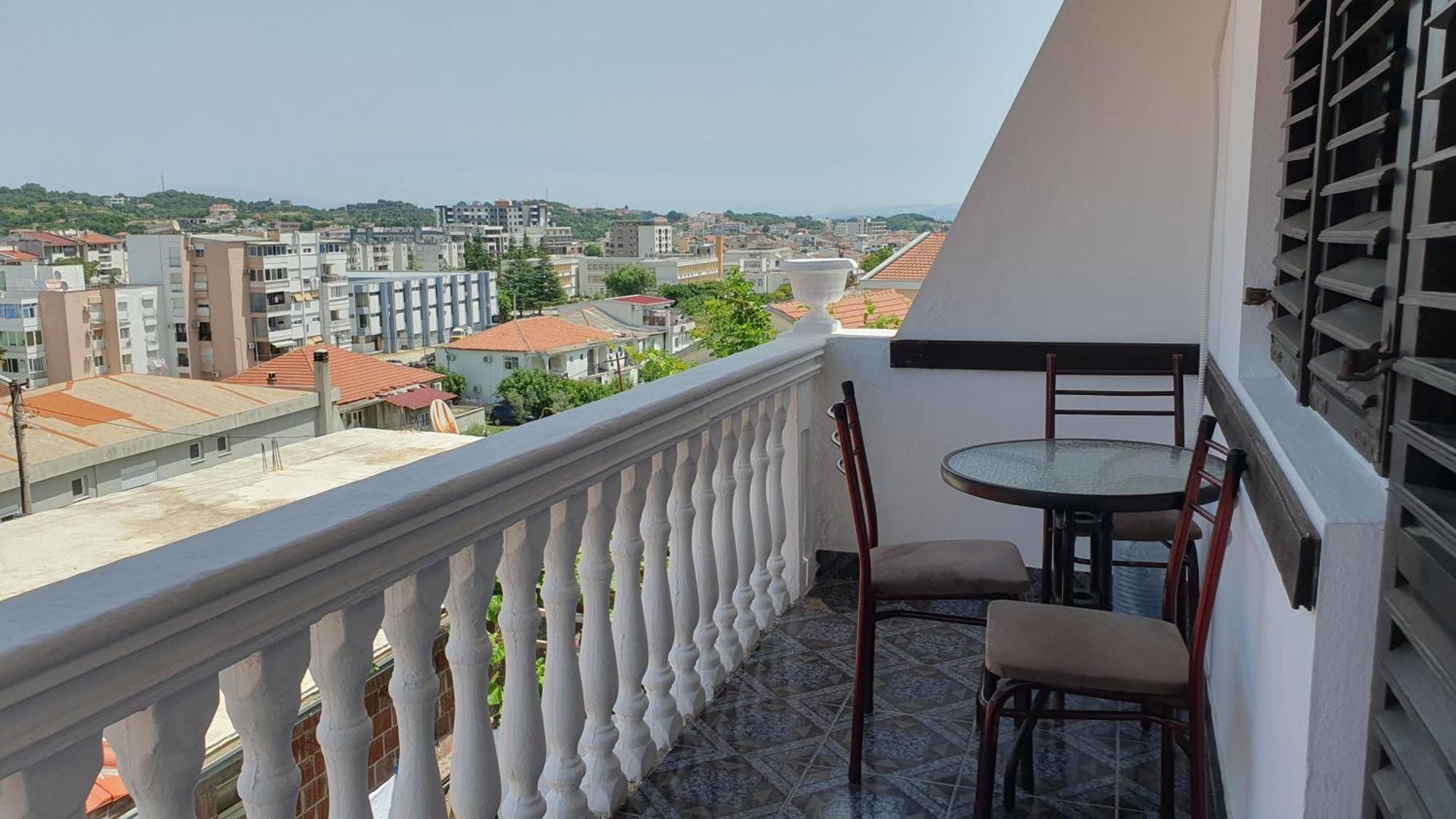 Guesthouse Sinani อุลซิน ภายนอก รูปภาพ