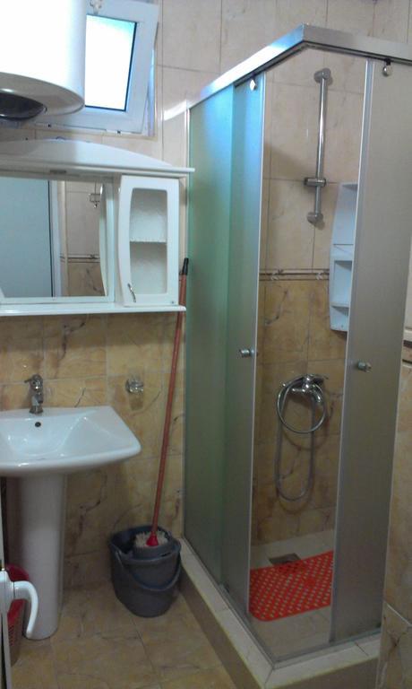 Guesthouse Sinani อุลซิน ภายนอก รูปภาพ