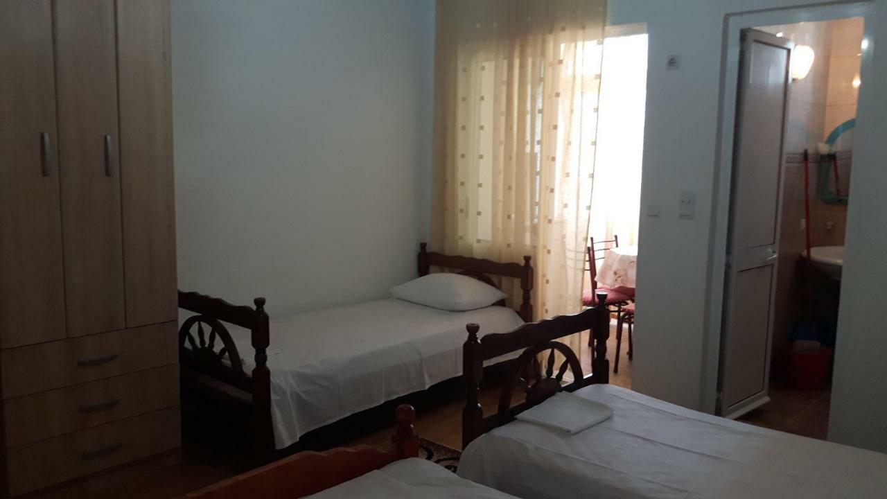 Guesthouse Sinani อุลซิน ภายนอก รูปภาพ